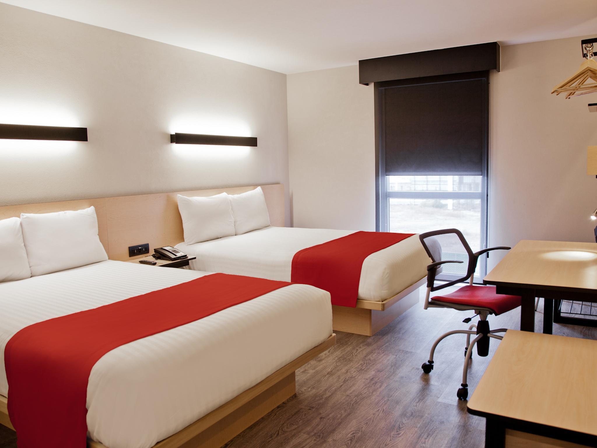 City Express By Marriott Salamanca Exterior photo