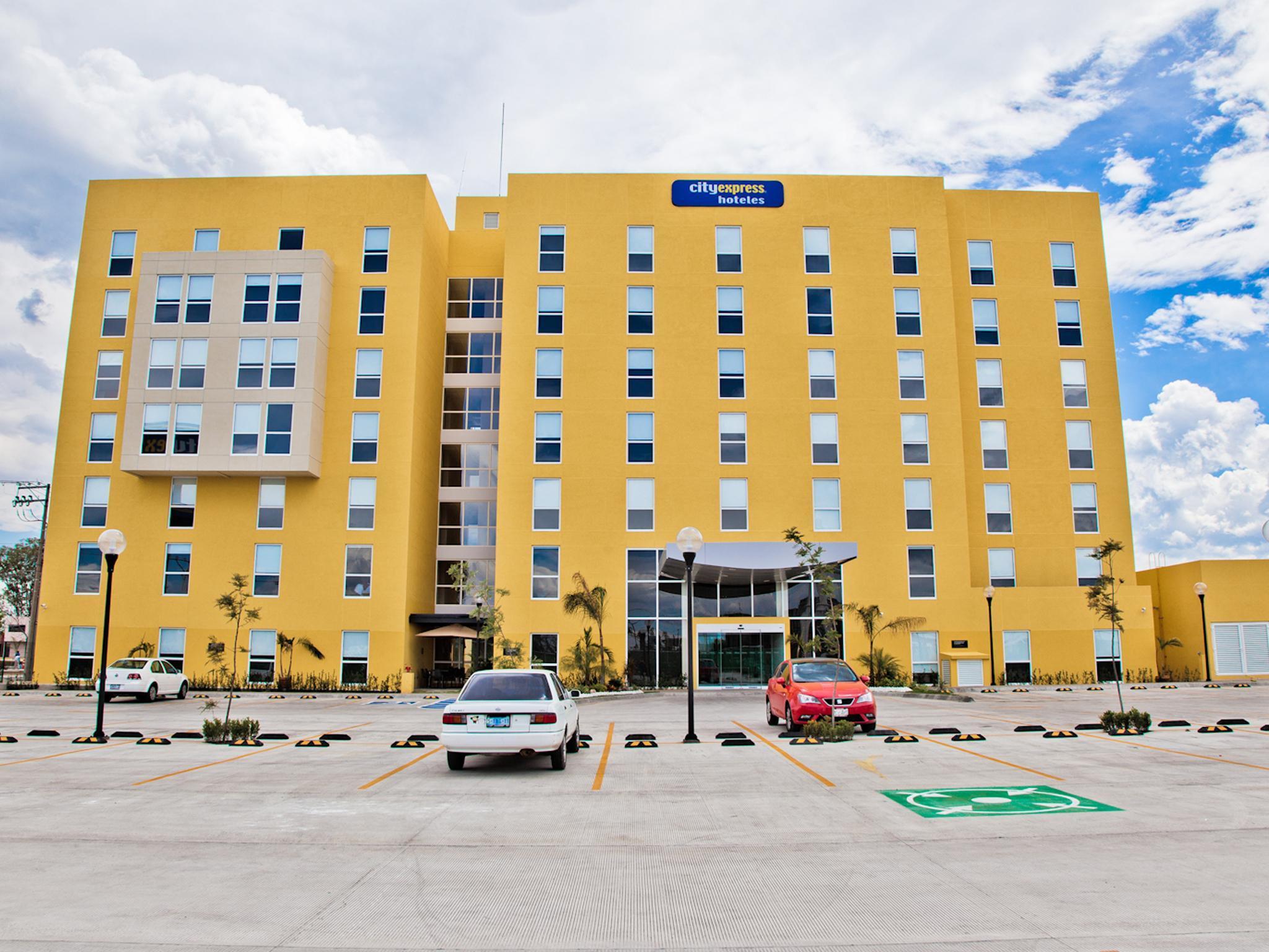 City Express By Marriott Salamanca Exterior photo