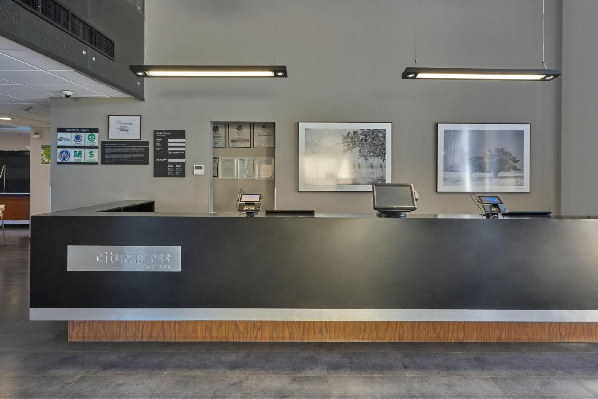 City Express By Marriott Salamanca Exterior photo