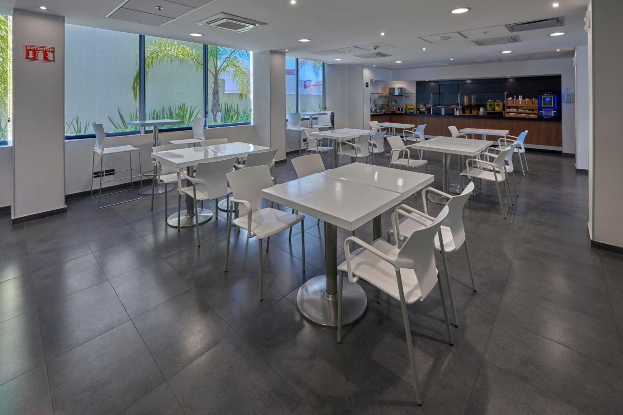City Express By Marriott Salamanca Exterior photo