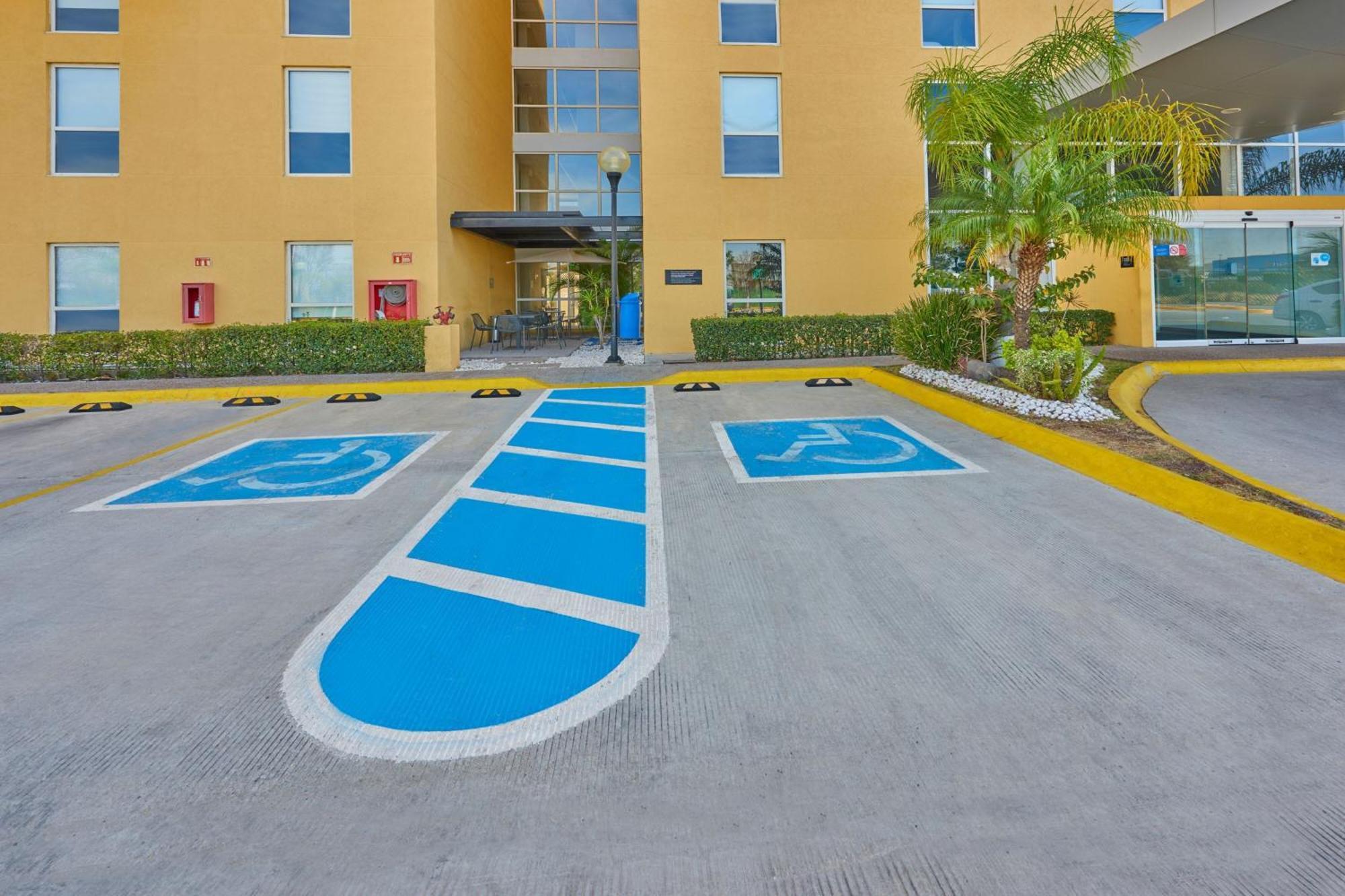 City Express By Marriott Salamanca Exterior photo