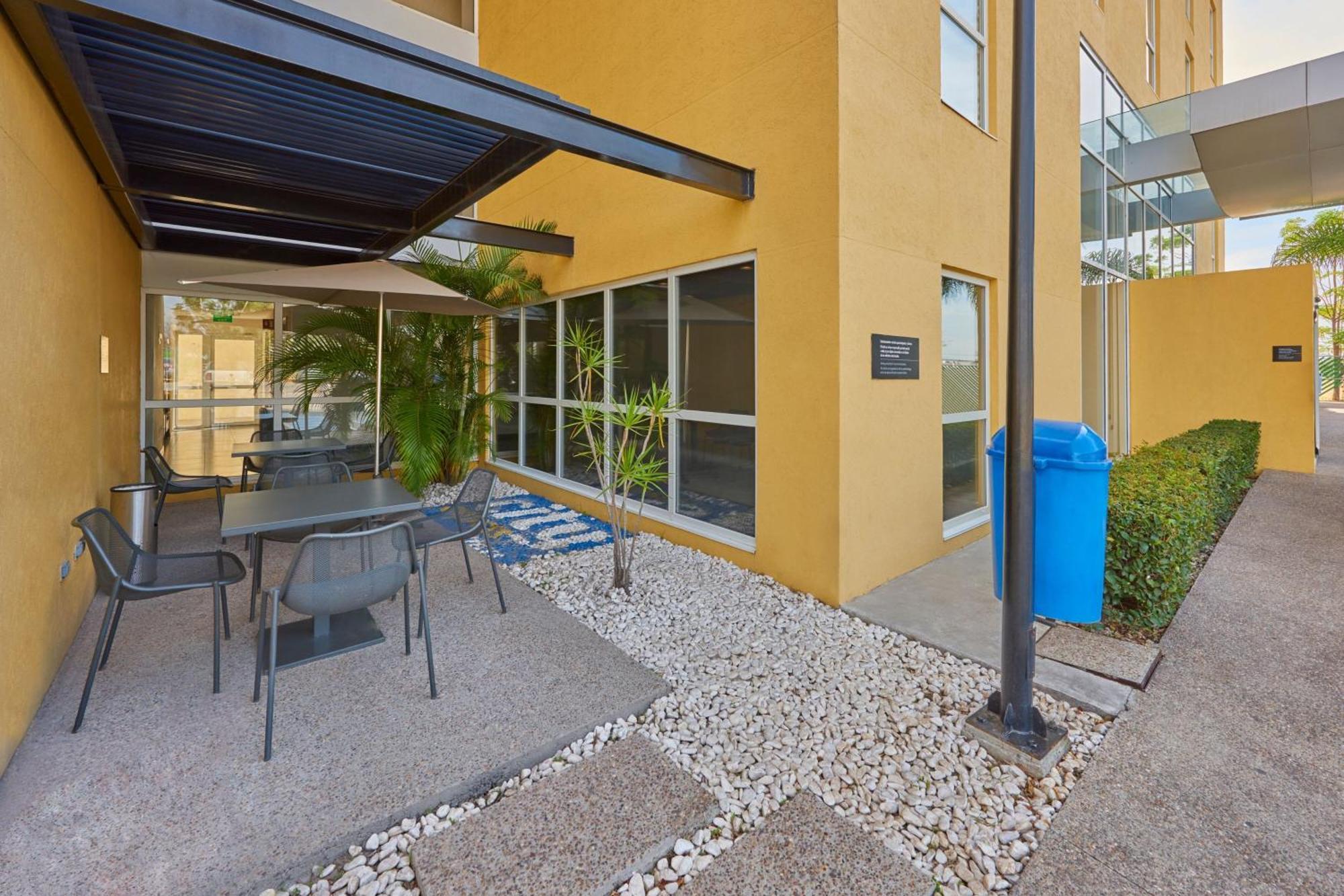 City Express By Marriott Salamanca Exterior photo