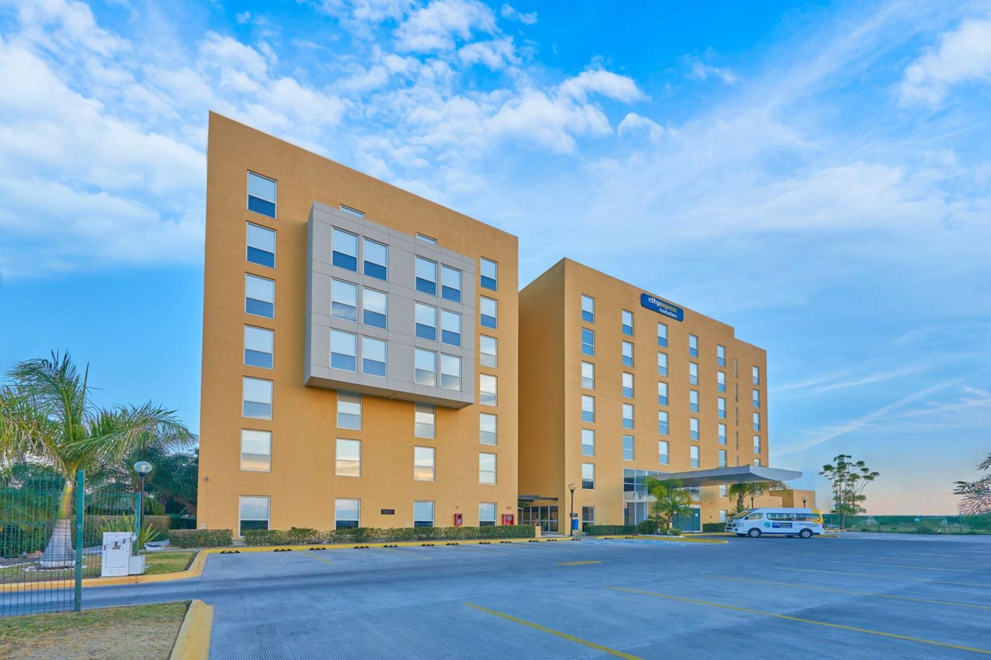 City Express By Marriott Salamanca Exterior photo